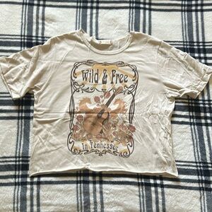 Altar’d State cream boxy boyfriend Wild & Free in Tennessee tshirt size small